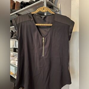 Silky top with zipper